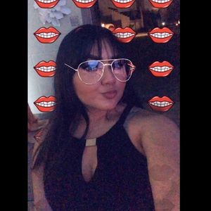 Meet your Posher, Vanessa